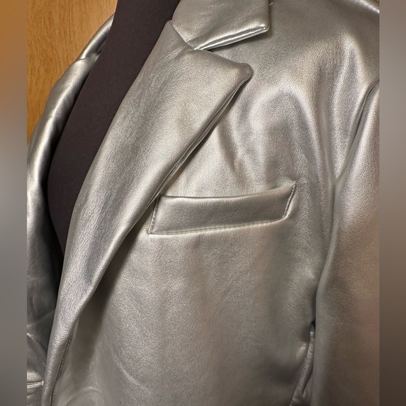 NWT Vigoss size small faux leather silver metallic blazer - Picture 6 of 10